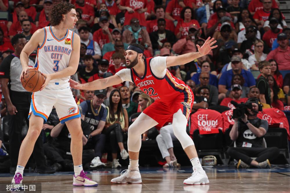 都不乏类似 都不乏类似