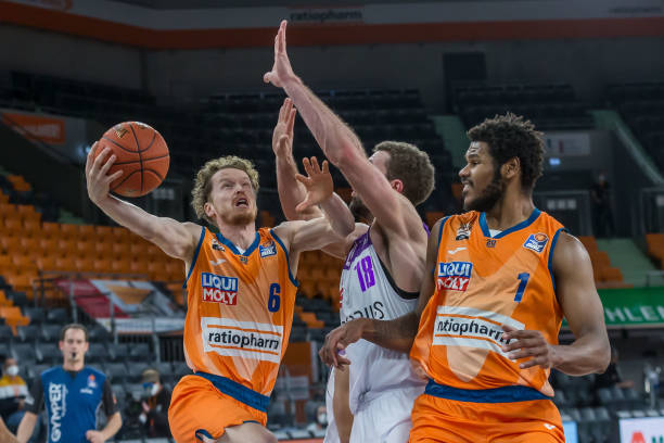 会共设有2 会共设有2